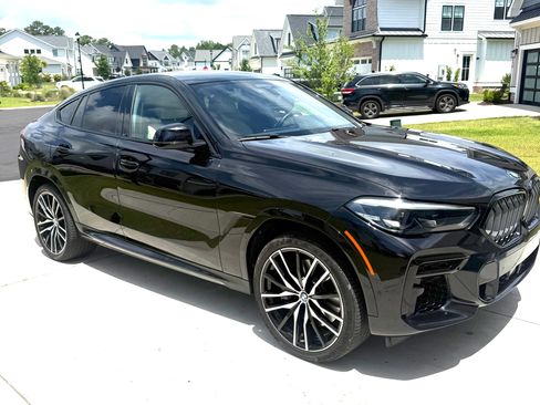 Used 2022 BMW X6 M50i AWD/4WD image 2