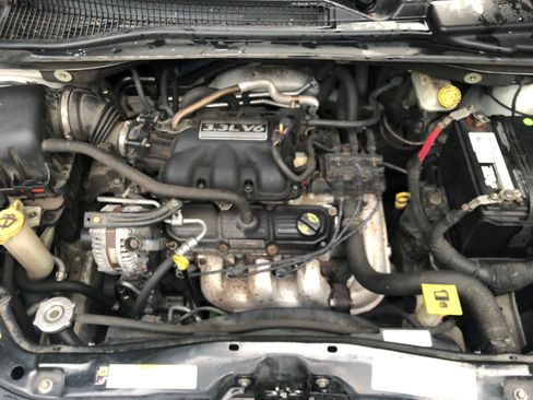 Used 2008 Dodge Grand Caravan SE image 9