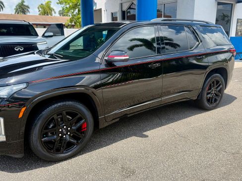 Used 2023 Chevrolet Traverse Premier w/ Redline Edition FWD image 2