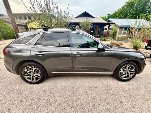 Used 2023 Genesis GV70 2.5T w/ Advanced Package AWD/4WD image 4
