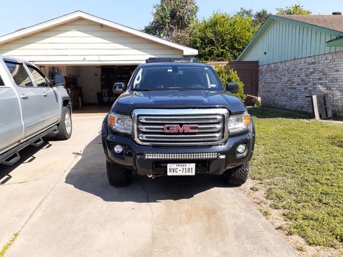 Used 2019 GMC Canyon SLE image 2