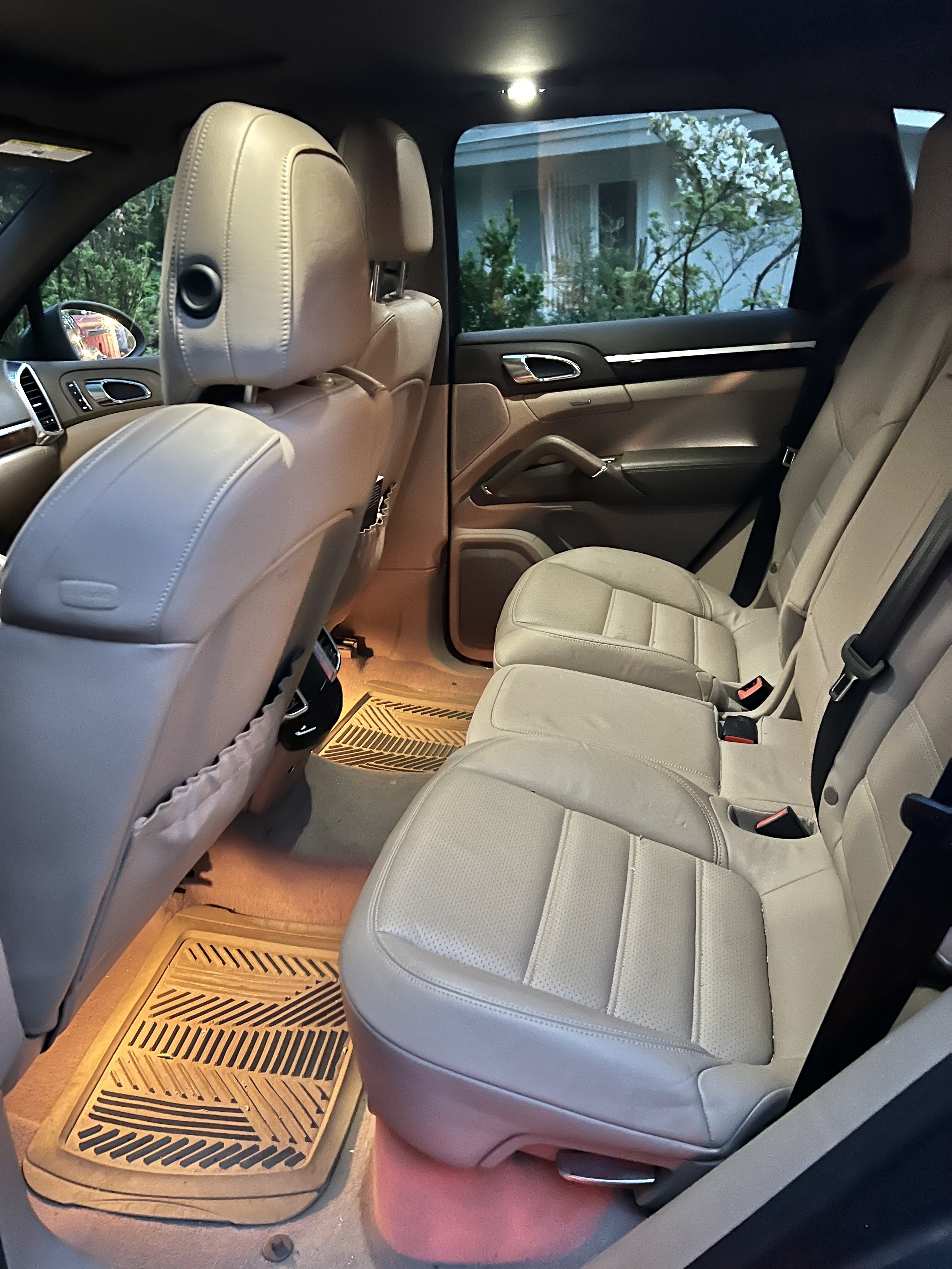 Used 2011 Porsche Cayenne S AWD/4WD image 10