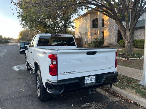 Used 2023 Chevrolet Silverado 2500 Custom w/ Custom Value Package image 5