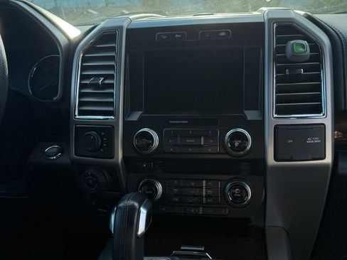 Used 2016 Ford F150 Platinum w/ Equipment Group 701A Luxury image 12