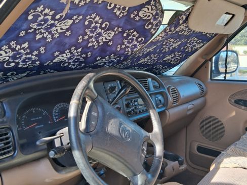 Used 1998 Dodge Ram 2500 Truck 2WD Quad Cab image 4