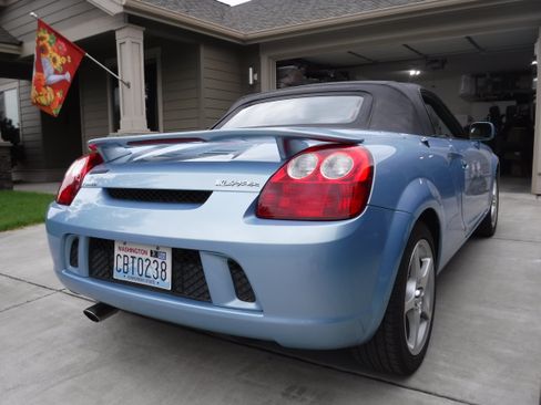 Used 2003 Toyota MR2 RWD image 12