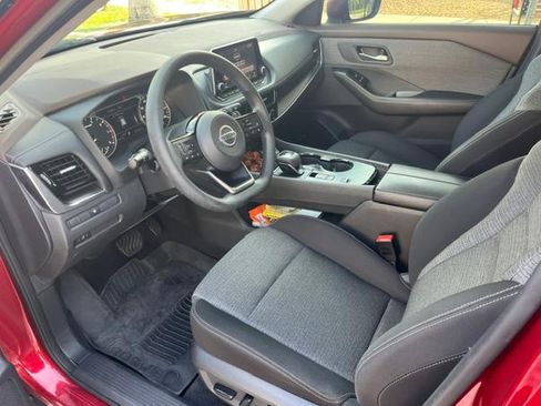 Used 2021 Nissan Rogue SV FWD image 6