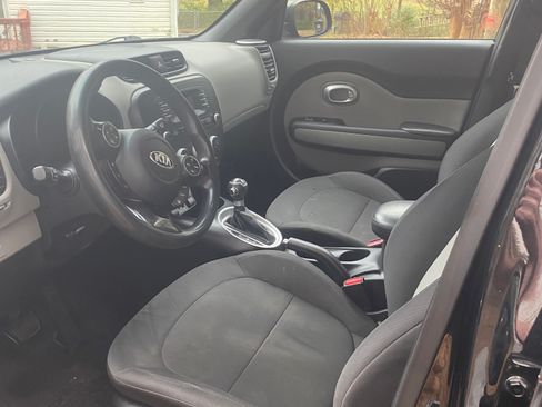 Used 2014 Kia Soul image 2