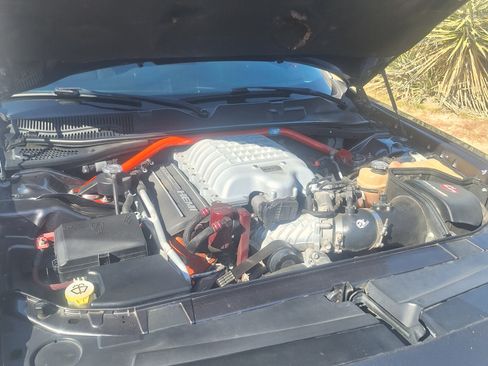 Used 2016 Dodge Challenger SRT Hellcat image 10