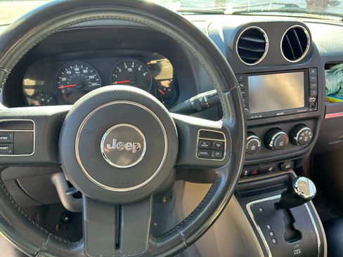 Used 2011 Jeep Compass Latitude w/ Sun/Sound Group image 5