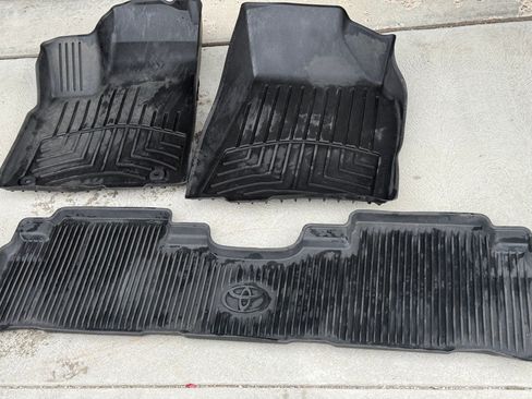 Used 2017 Toyota Highlander XLE image 19