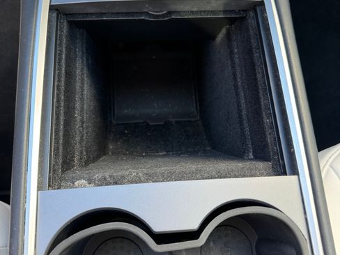 Used 2021 Tesla Model Y Long Range image 6