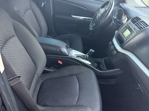 Used 2019 Dodge Journey SE w/ Blacktop Package FWD image 10