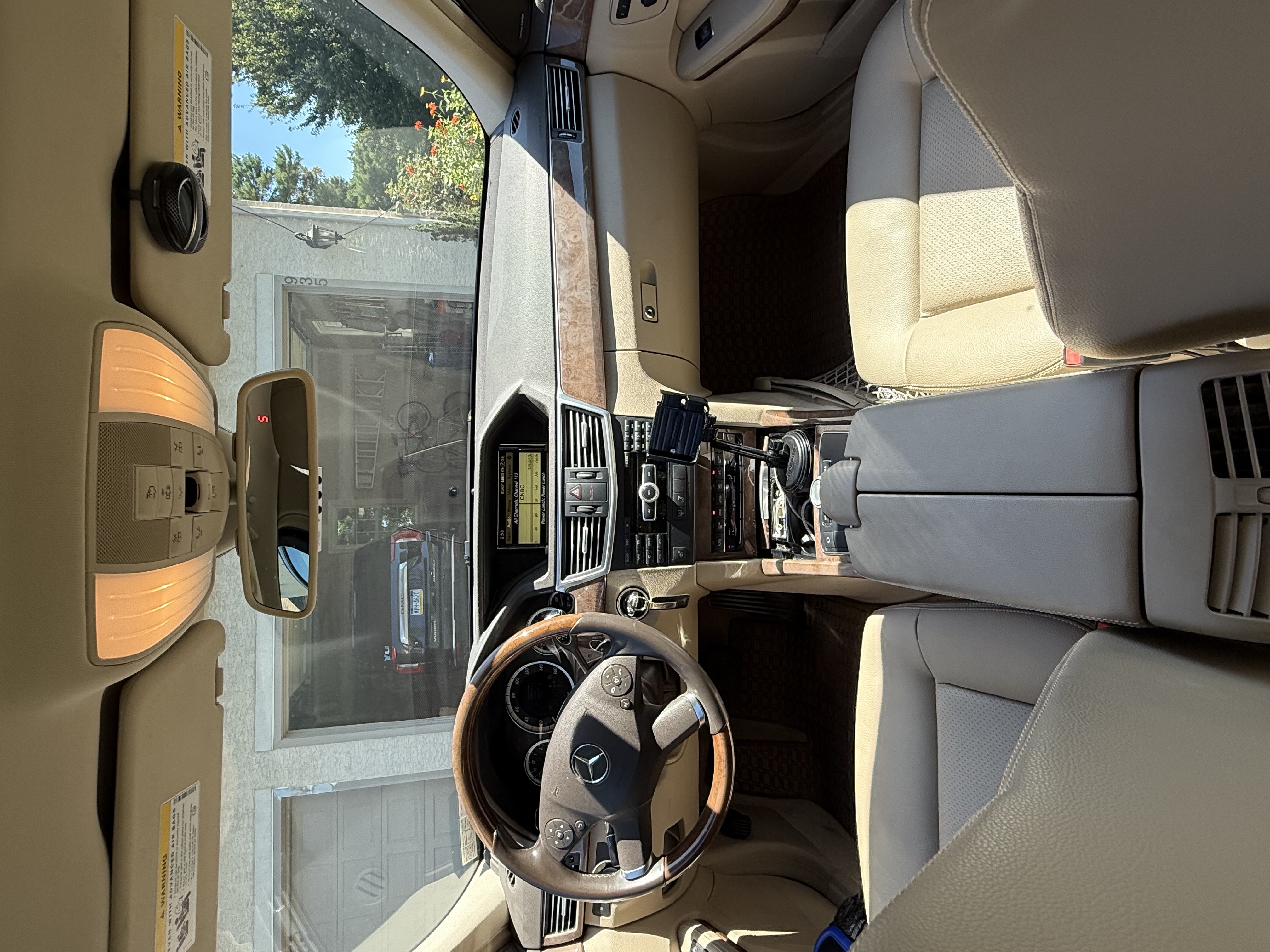 Used 2012 Mercedes-Benz E 350 4MATIC Sedan image 11