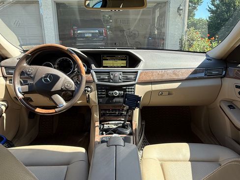 Used 2012 Mercedes-Benz E 350 4MATIC Sedan image 11