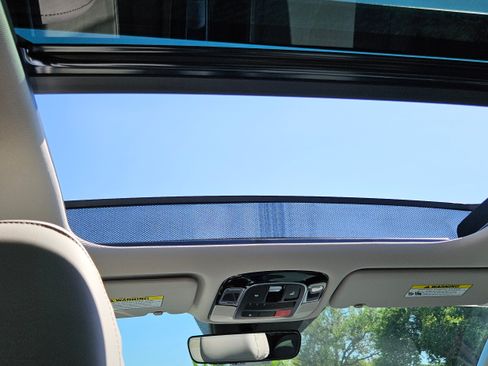 Used 2024 Hyundai Tucson Limited image 16