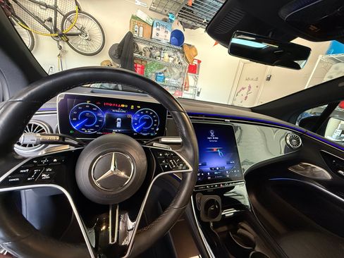 Used 2023 Mercedes-Benz EQS 450+ SUV image 10