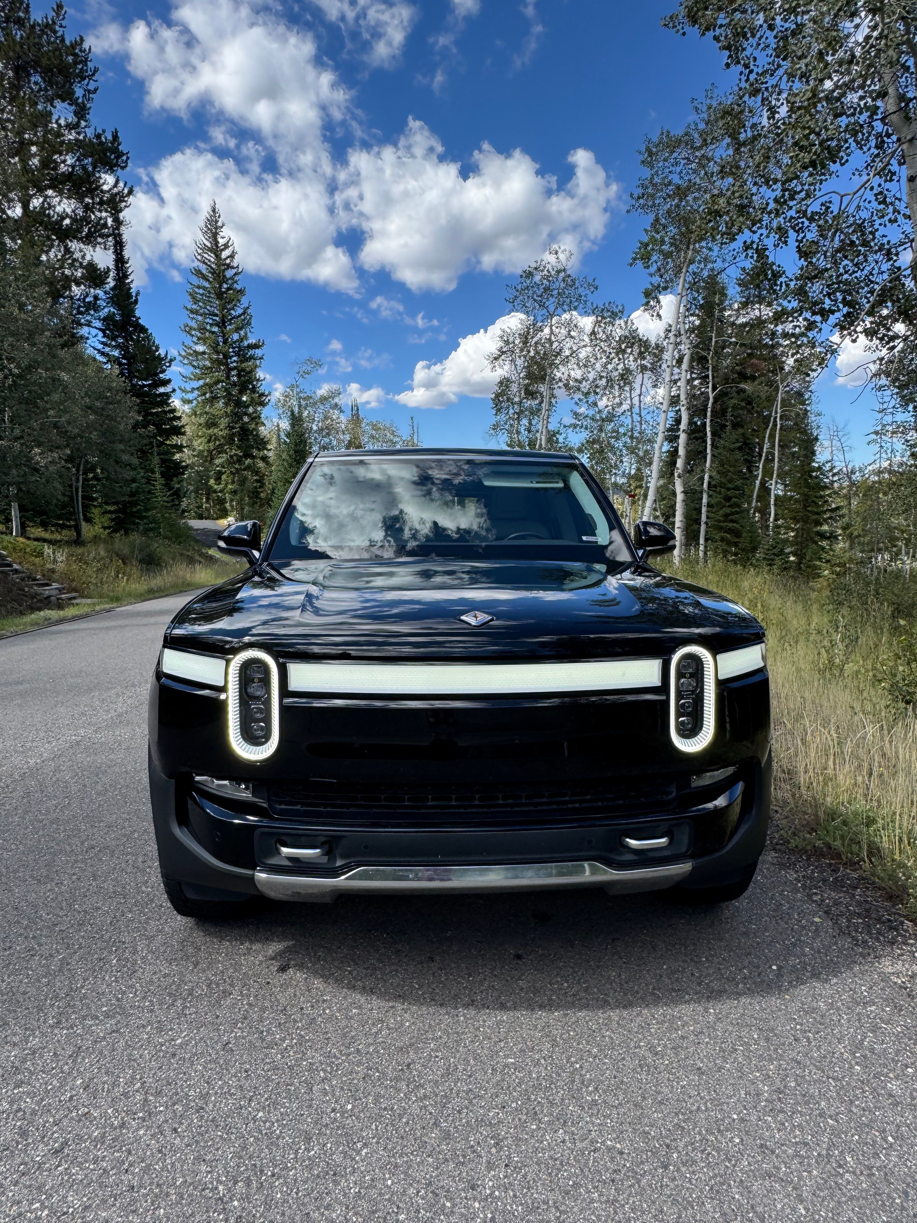 Used 2023 Rivian R1S Adventure Quad AWD/4WD image 2