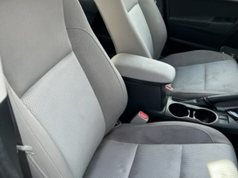 Used 2016 Toyota Corolla LE image 13