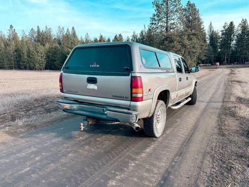 Used 2001 Chevrolet Silverado 2500 4x4 Crew Cab w/ Off-Road Skid Plate Pkg image 5