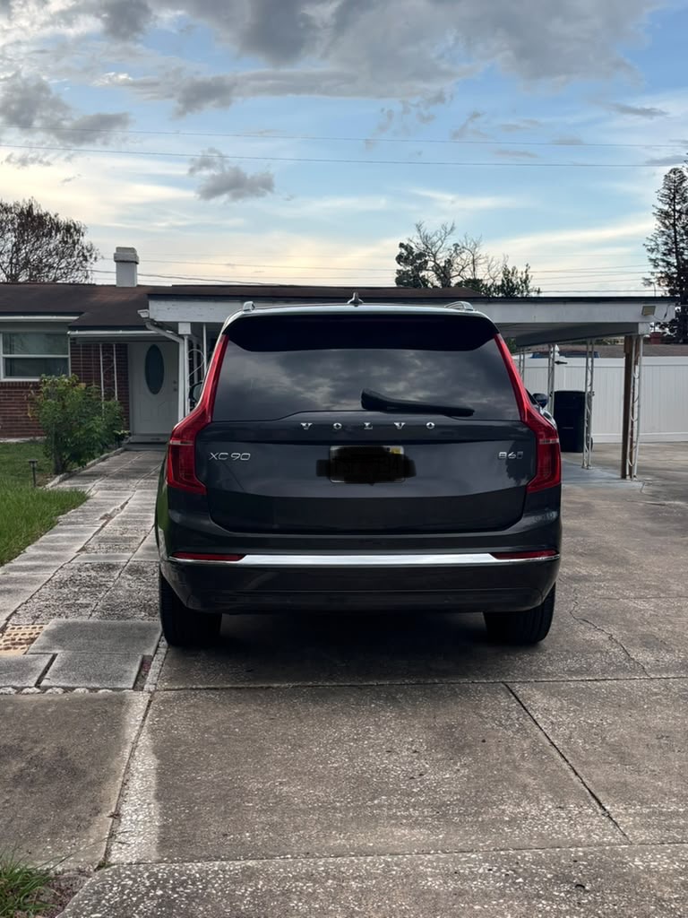 Used 2025 Volvo XC90 B6 Ultra w/ Lounge Package AWD/4WD image 4