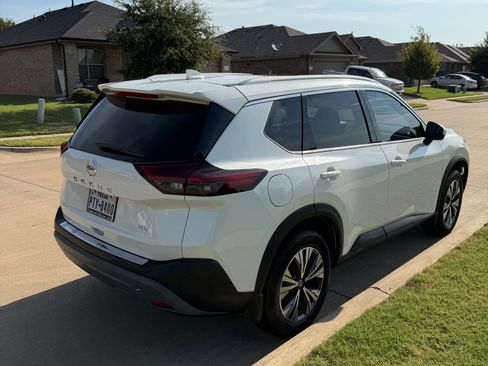Used 2021 Nissan Rogue SV w/ Premium Package FWD image 6