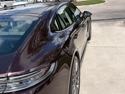 Used 2023 Porsche Panamera image 9