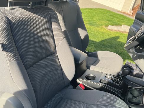 Used 2015 Toyota Tacoma 4x4 Access Cab V6 image 8