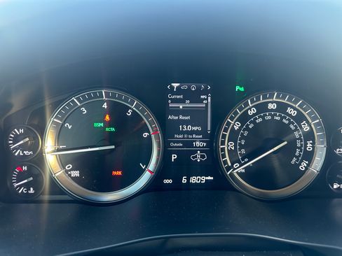 Used 2016 Lexus LX 570 4WD w/ Luxury Package image 12