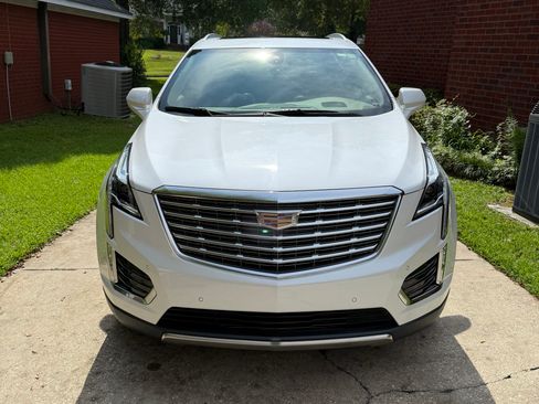 Used 2019 Cadillac XT5 Platinum image 1