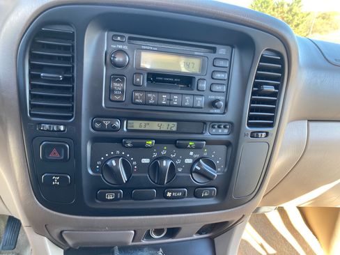 Used 1999 Toyota Land Cruiser image 19
