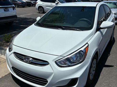 Used 2017 Hyundai Accent SE image 1
