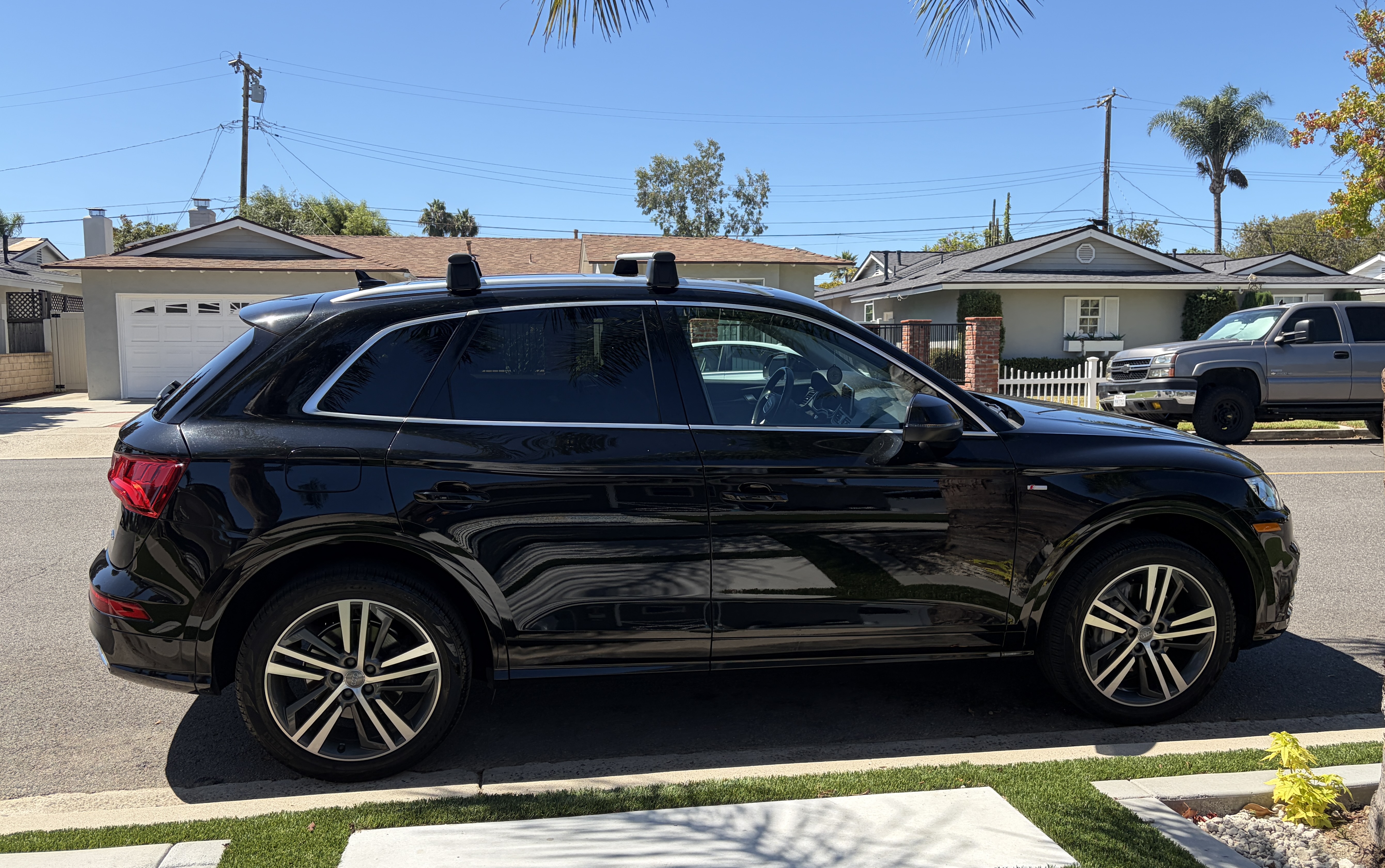 Used 2020 Audi Q5 e Premium Plus w/ Premium Plus Package AWD/4WD image 19
