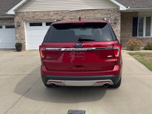 Used 2016 Ford Explorer XLT w/ Equipment Group 201A image 5