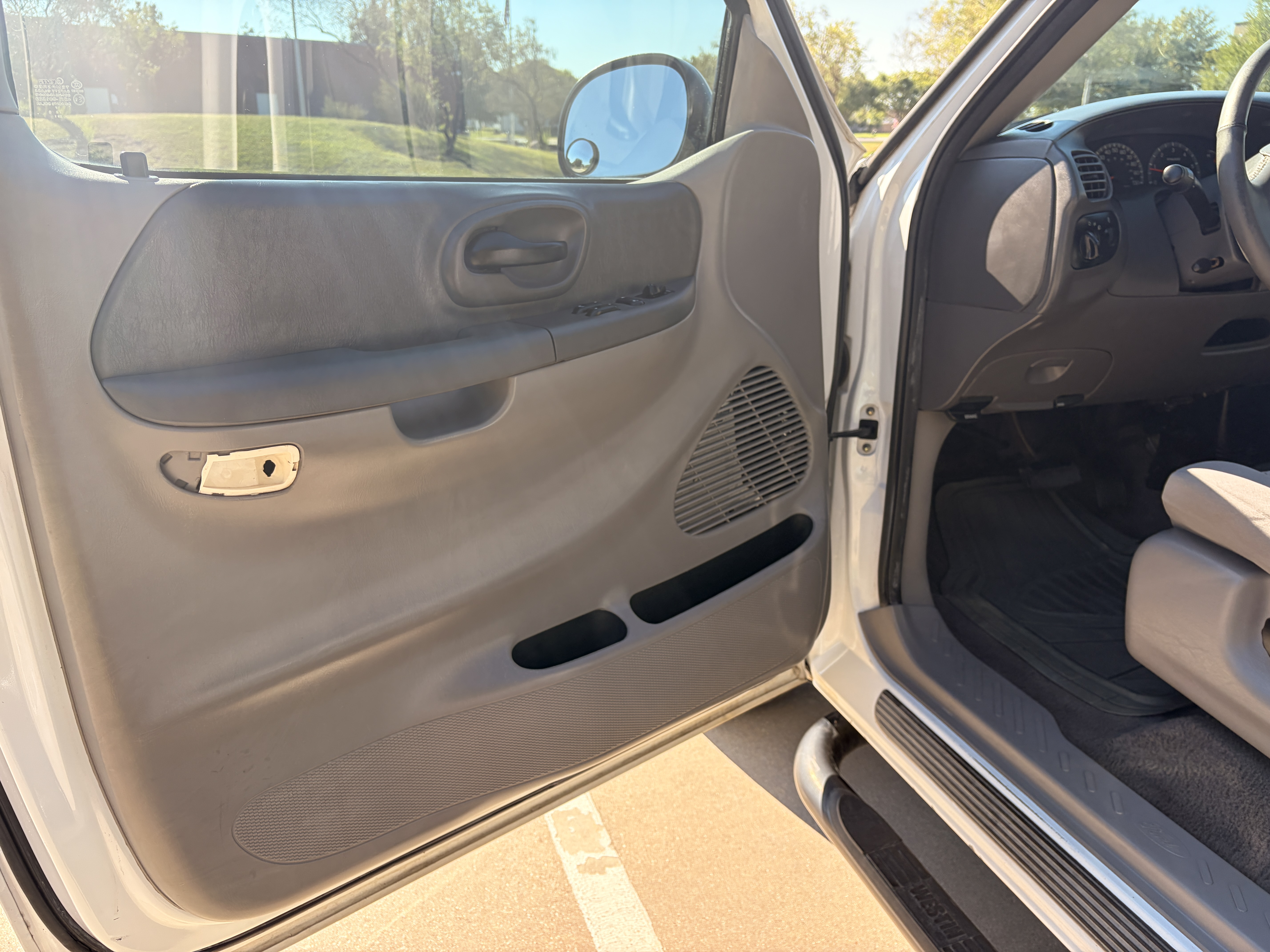 Used 2003 Ford F150 XLT RWD image 25