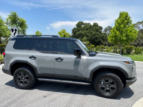 Used 2026 Lexus GX 550 w/ Accessory Package (CT) AWD/4WD image 1