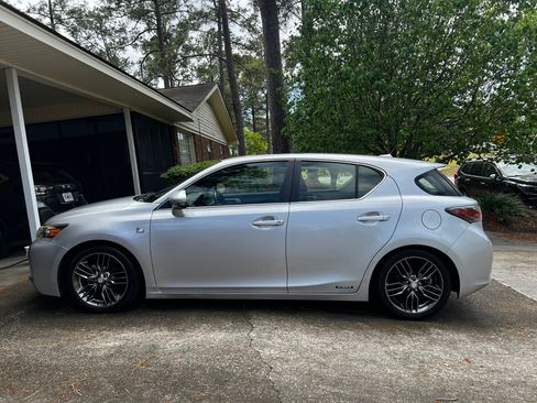 Used 2012 Lexus CT 200h Premium w/ F Sport Special Edition FWD image 5