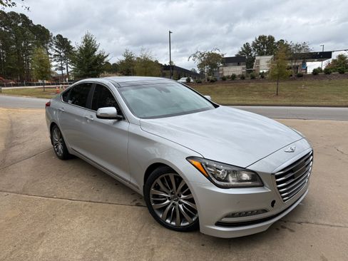 Used 2015 Hyundai Genesis 5.0 image 9