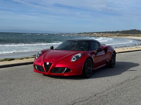 Used 2018 Alfa Romeo 4C Coupe w/ Coupe Track Package 2 image 1