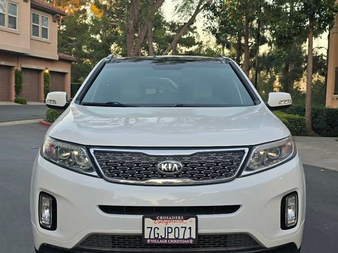 Used 2015 Kia Sorento SX image 2