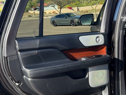 Used 2018 Lincoln Navigator Reserve w/ Technology Package image 25