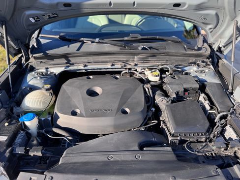 Used 2020 Volvo XC40 T4 Inscription w/ Protection Package Premier image 23