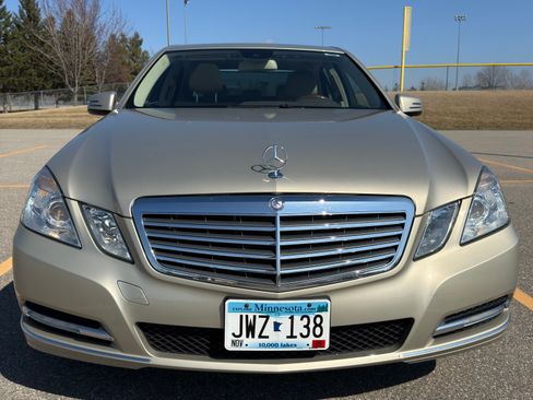 Used 2012 Mercedes-Benz E 350 4MATIC Sedan image 12