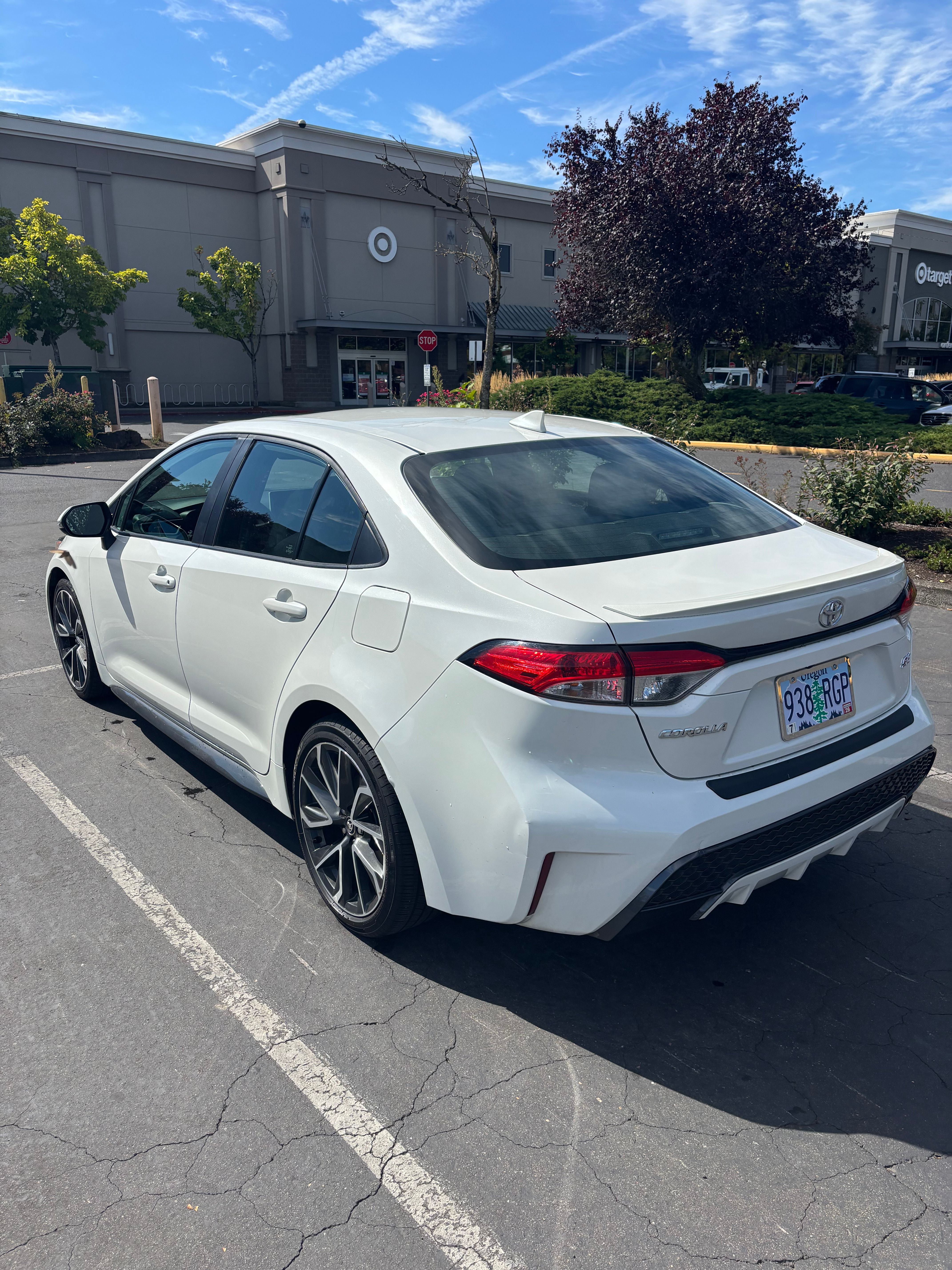 Used 2020 Toyota Corolla SE w/ SE Premium Package FWD image 4