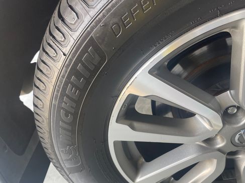 Used 2013 Nissan Pathfinder SV image 28