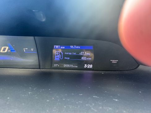 Used 2013 Honda Civic Hybrid Sedan image 9