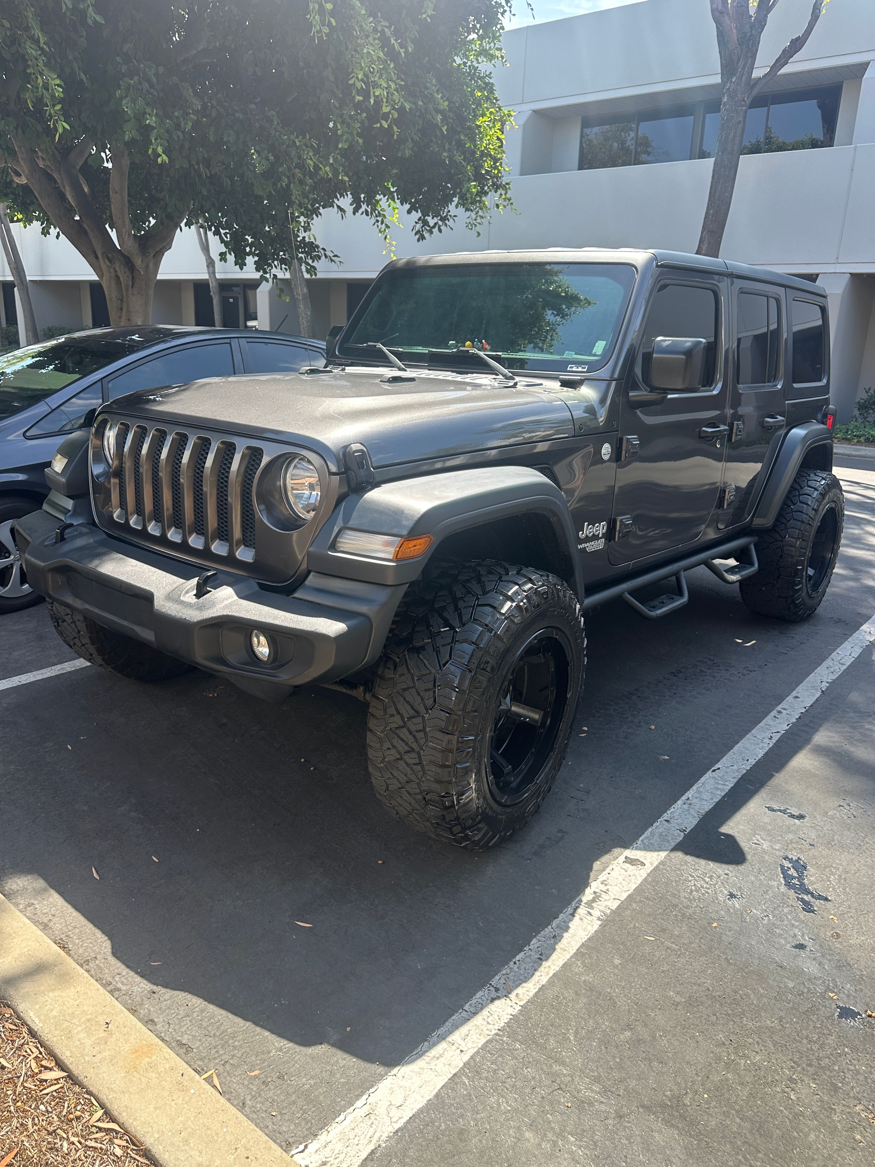 Used 2018 Jeep Wrangler Unlimited Sport S AWD/4WD image 16