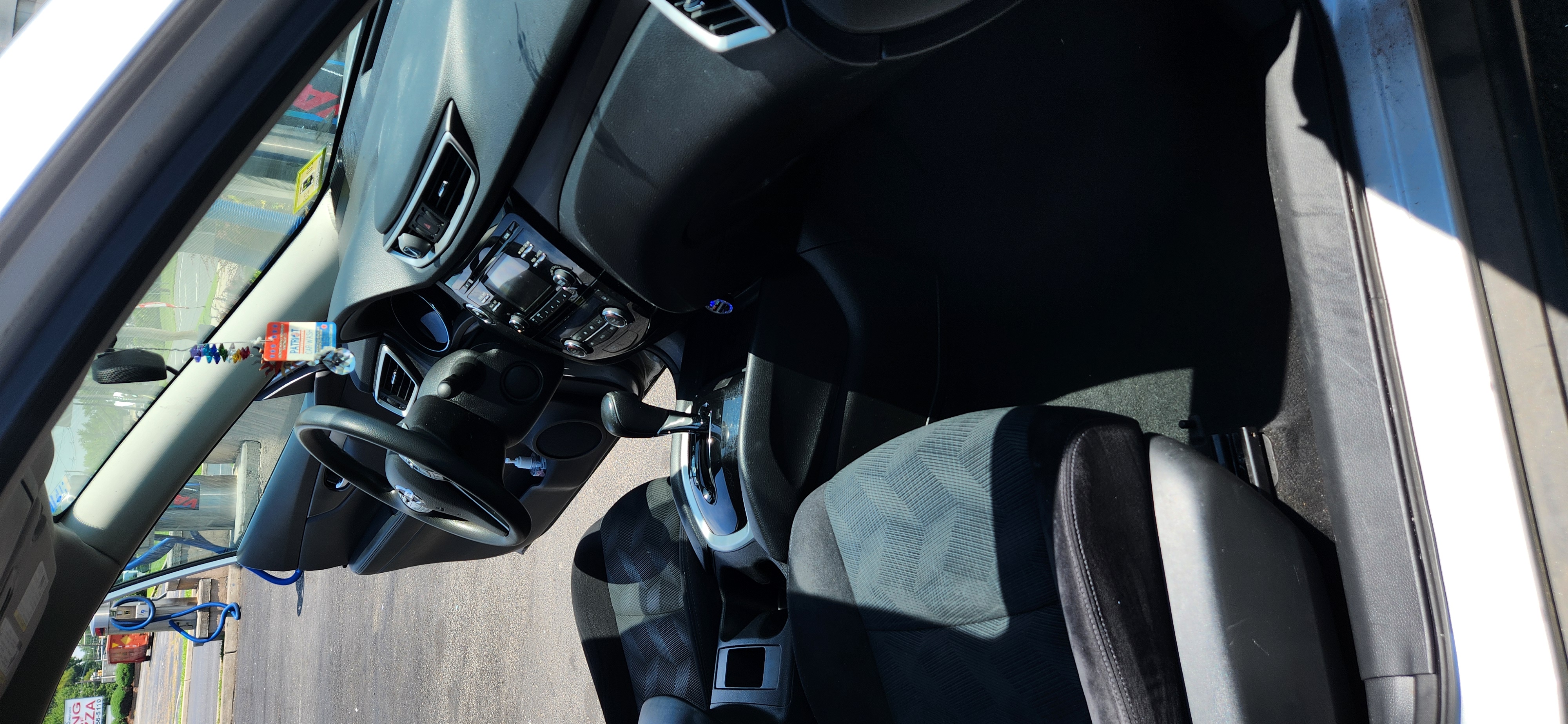 Used 2015 Nissan Rogue SV AWD/4WD image 11