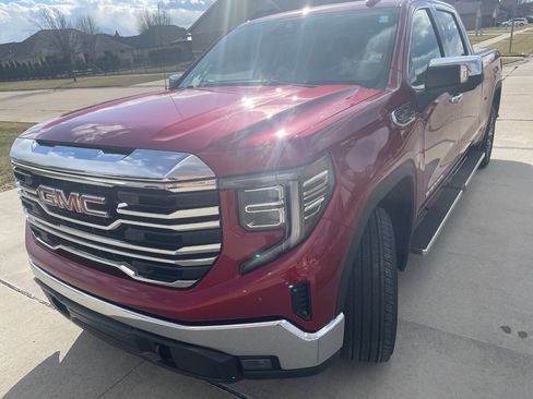 Used 2023 GMC Sierra 1500 SLT image 1
