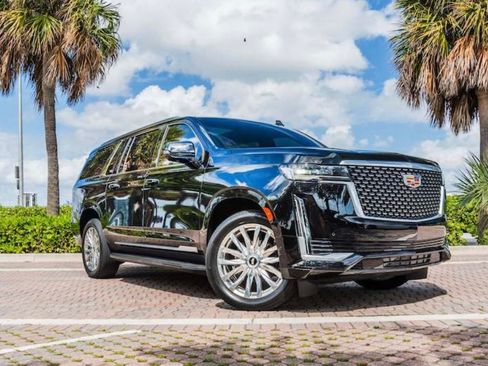 Used 2023 Cadillac Escalade ESV Premium Luxury AWD/4WD image 16